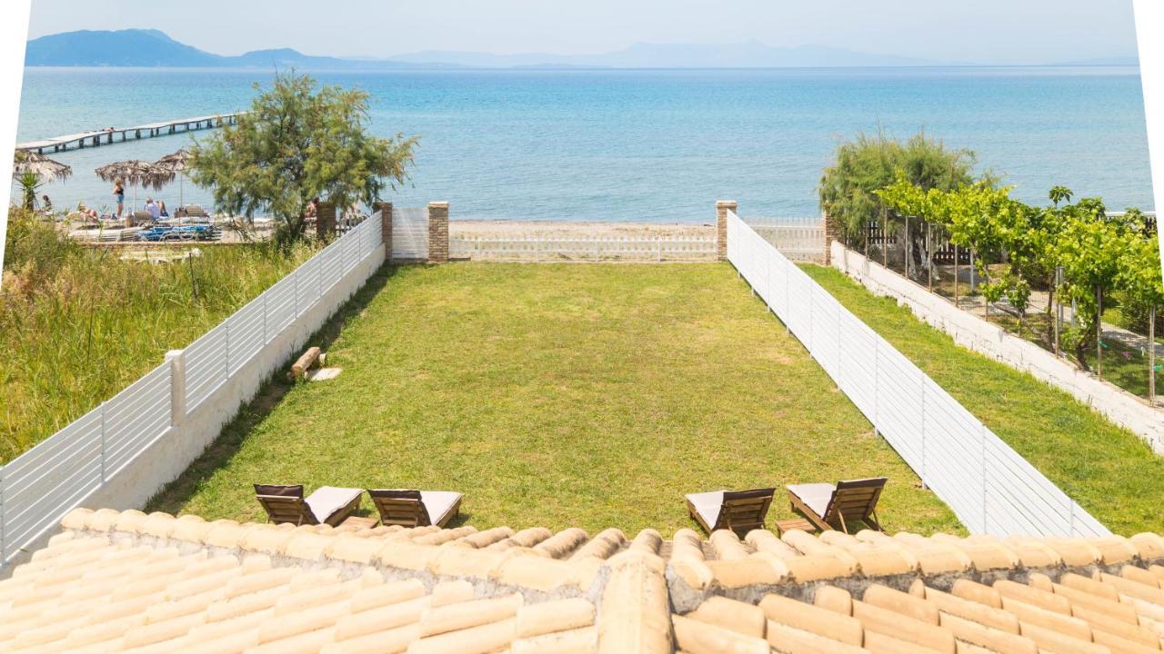 Terracotta Beach House Lefkimi Extérieur photo